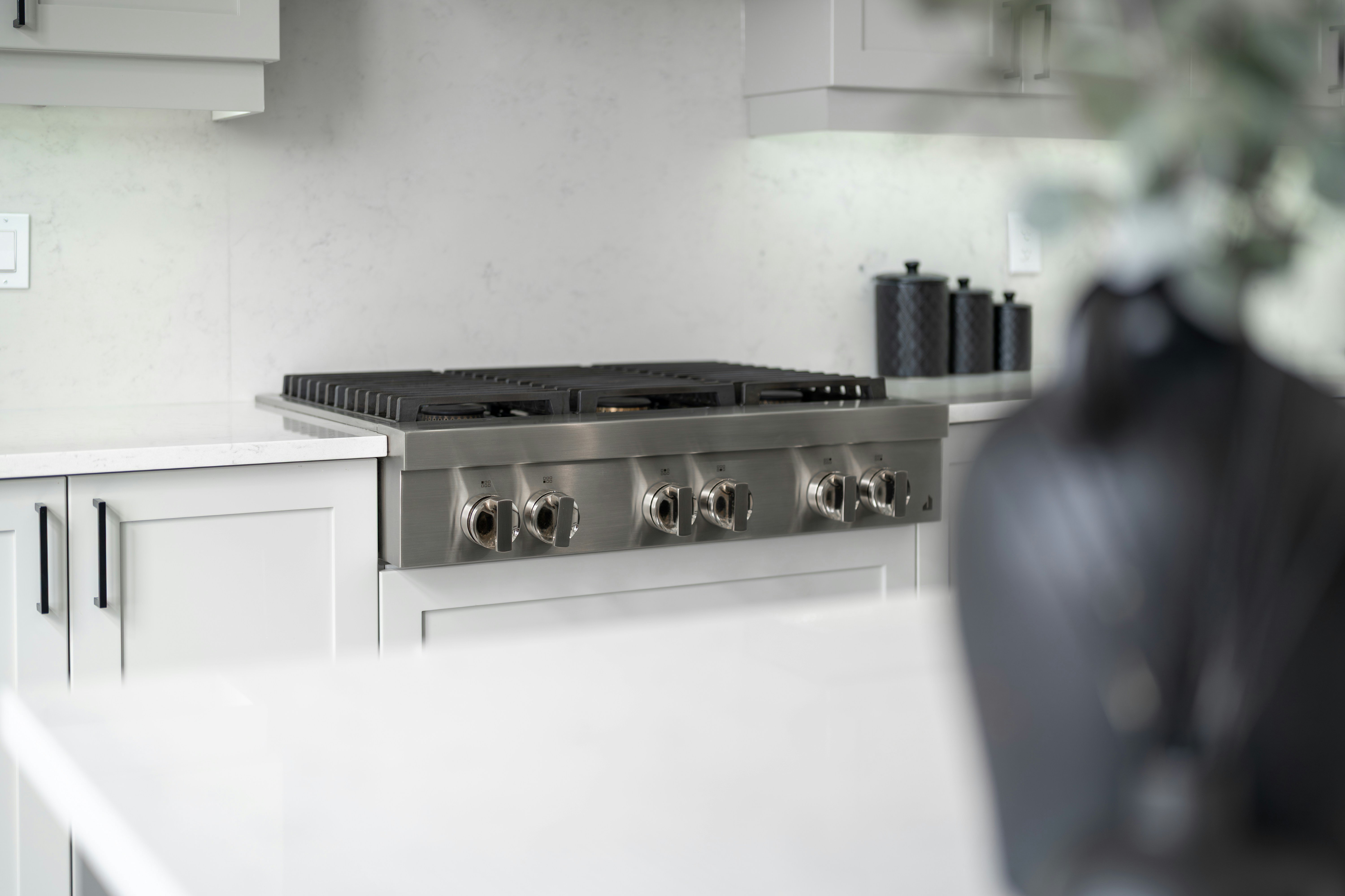 Kitchen surfaces protected by proper ventilation